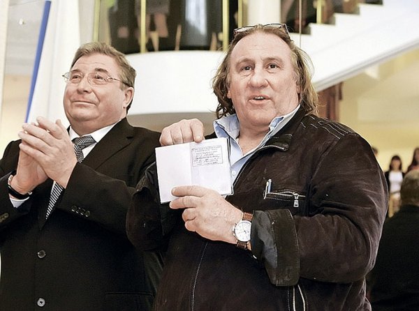 Жерар Депардье получил прописку в Новосибирске. 14243.jpeg Жерар Депардье получил прописку в Новосибирске. 14243.jpeg