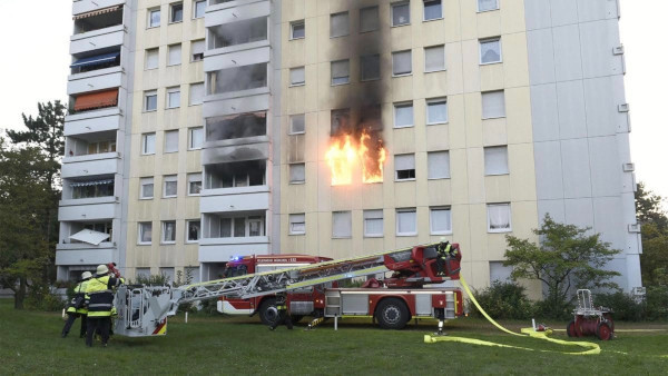 В Германии из-за электросамоката чуть не сгорел девятиэтажный дом. 17263.jpeg В Германии из-за электросамоката чуть не сгорел девятиэтажный дом. дом, квартира, электросамокат, Германия