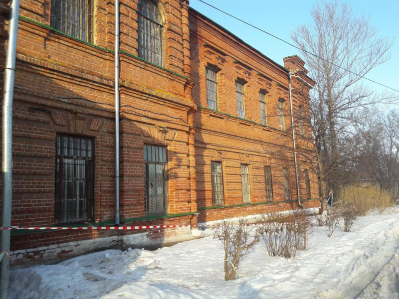 В Ульяновске эвакуируют 90 пациентов психиатрической больницы из-за трещин в здании. 15357.jpeg В Ульяновске эвакуируют 90 пациентов психиатрической больницы из-за трещин в здании. 15357.jpeg