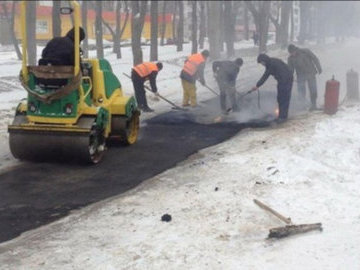 Асфальт разрешили менять и в снег, и в дождь