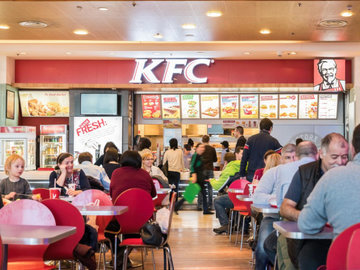 В Петербурге эвакуировали все рестораны KFC и McDonald's